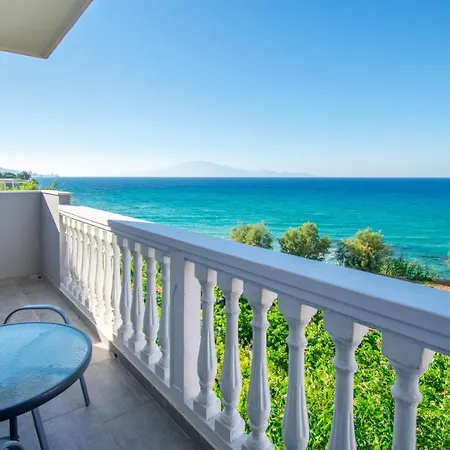 Amore Beachfront Apt